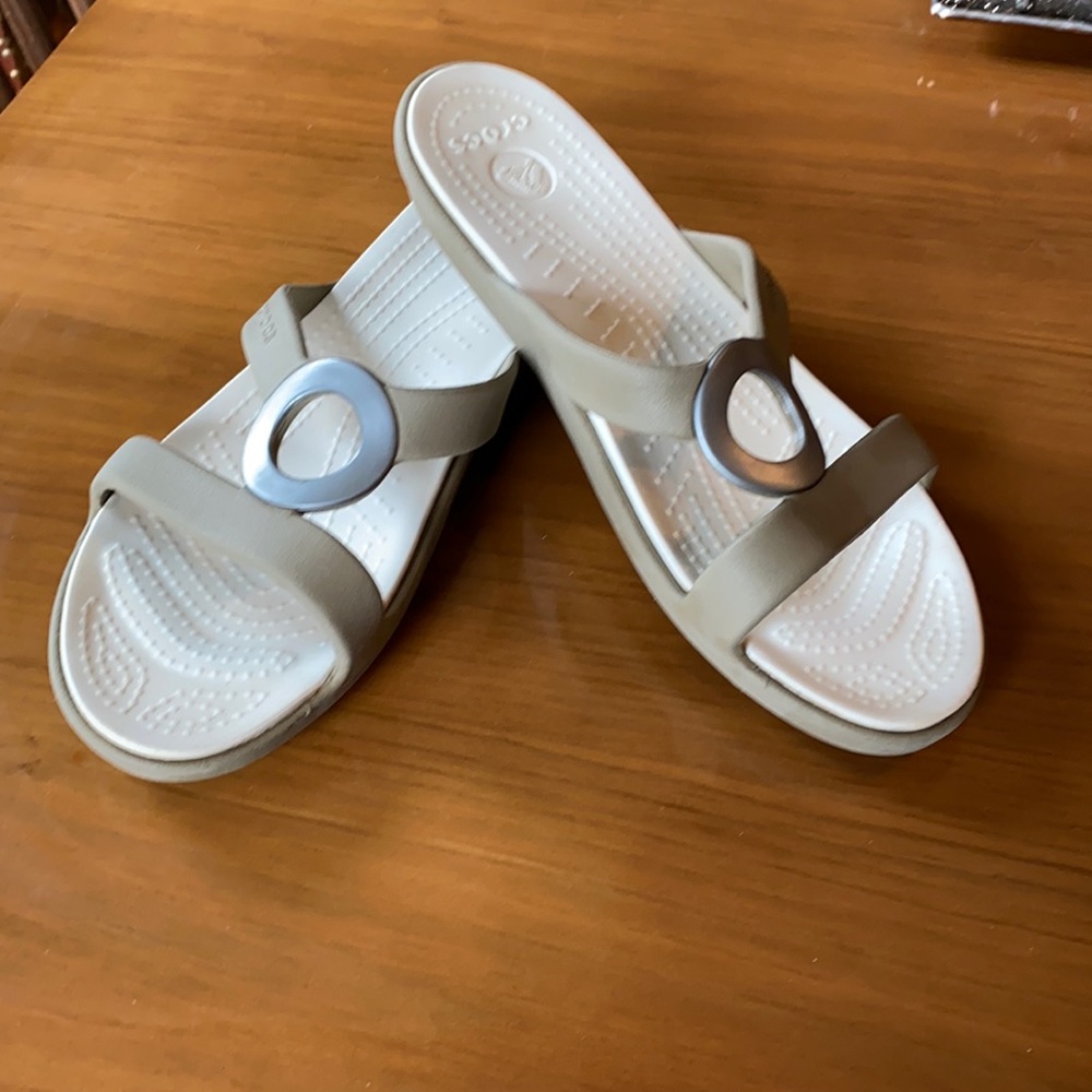 Crocs 10W Sandals